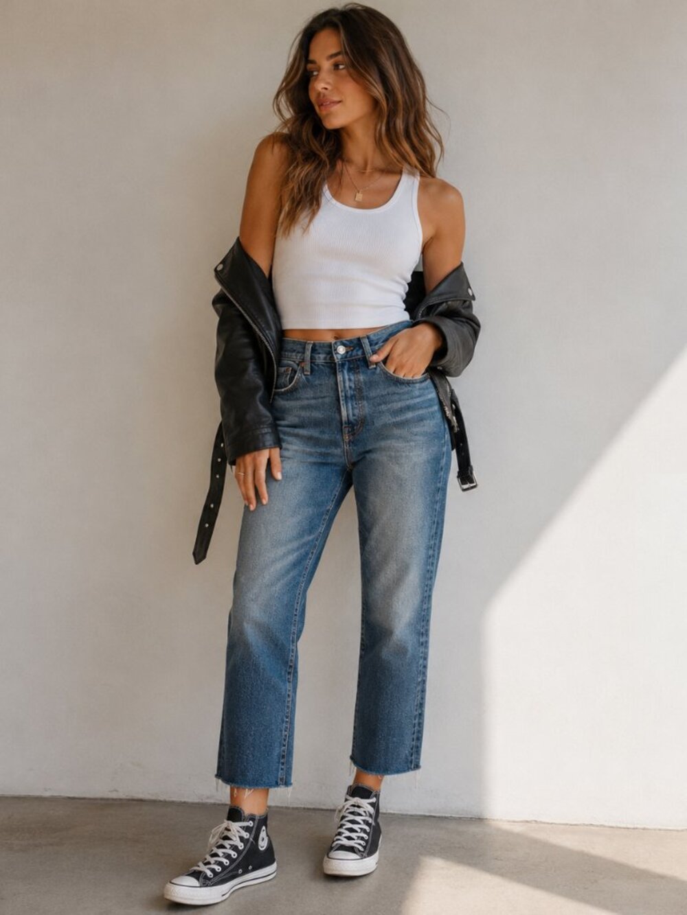 Levi’s Wedgie Straight Jeans Women’s 24 Raw Hem High Rise Medium Wash Denim